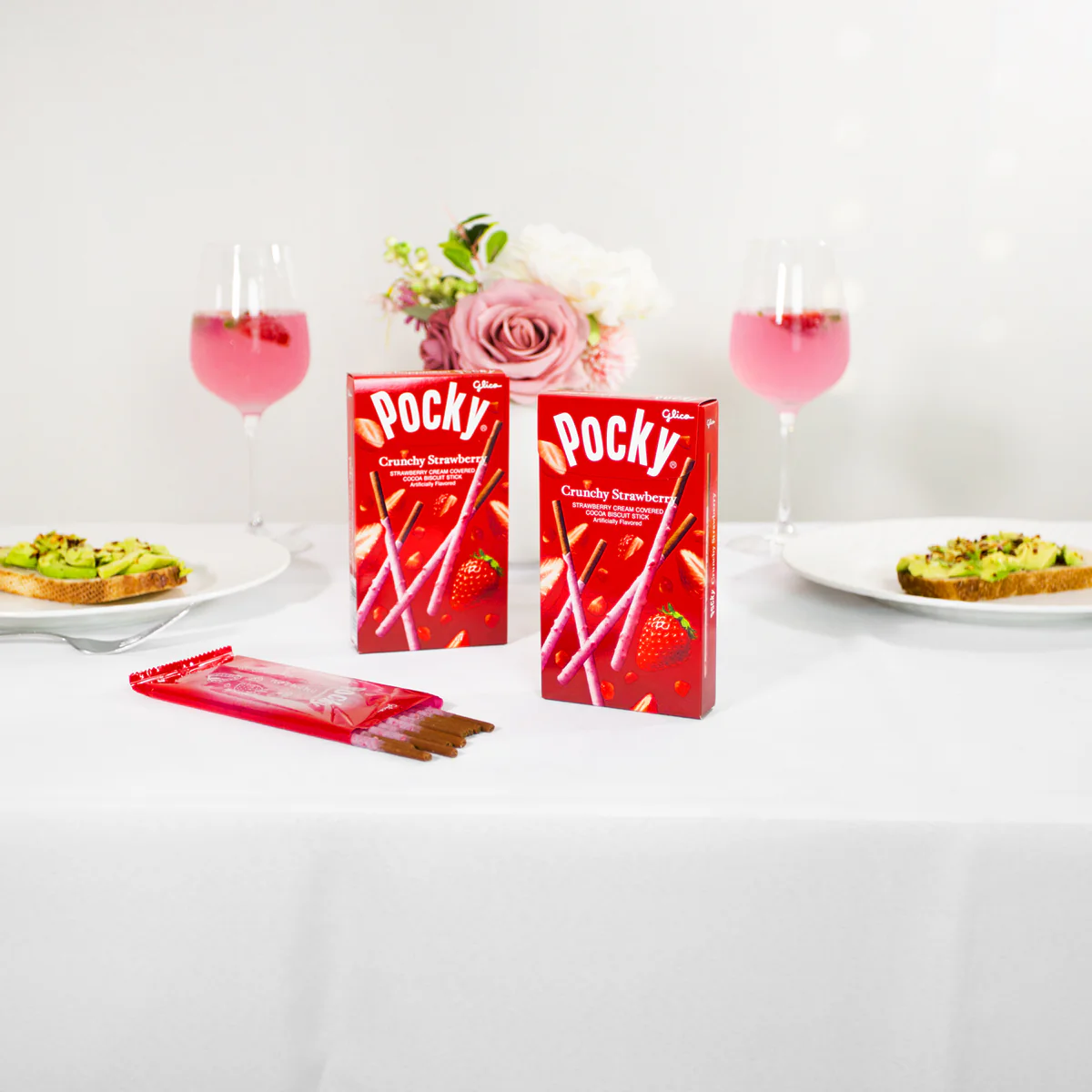 Pocky Crunchy Strawberry - Image 7